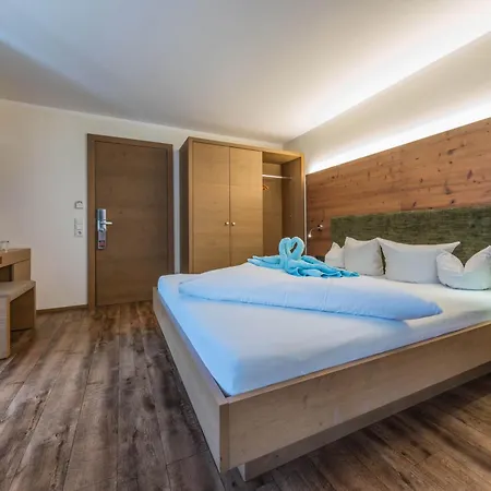 Aktivhotel Tuxerhof Hotell 3*