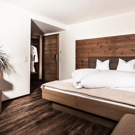 Отель Aktivhotel Tuxerhof 3*