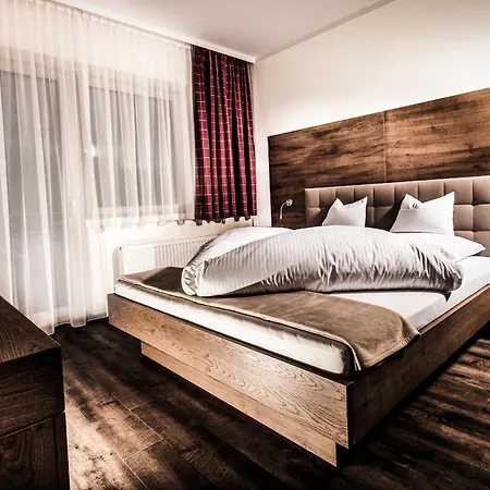 Aktivhotel Tuxerhof 3* 젤암질러