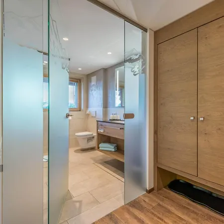 호텔 Aktivhotel Tuxerhof 3*
