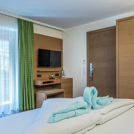 Aktivhotel Tuxerhof 호텔 젤암질러