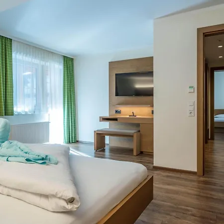 Aktivhotel Tuxerhof 3* 젤암질러