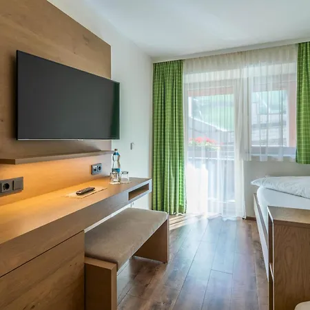 Aktivhotel Tuxerhof 3* 젤암질러
