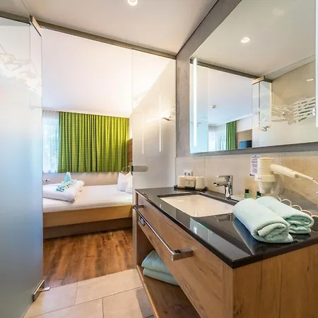 호텔 Aktivhotel Tuxerhof 3*