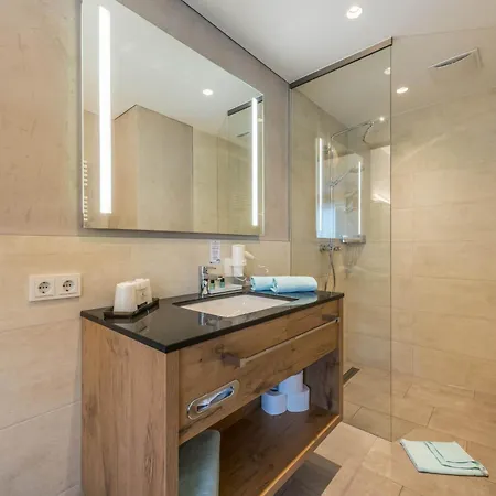 Aktivhotel Tuxerhof 3* 젤암질러