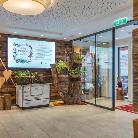 Aktivhotel Tuxerhof 호텔